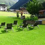 Haus Bergheim Πανσιόν Sankt Leonhard im Pitztal